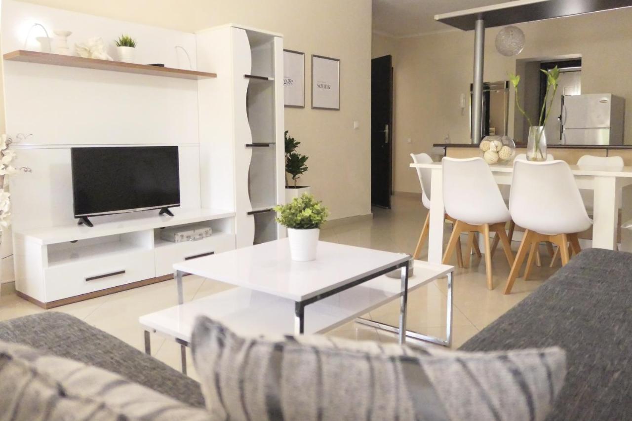 Sapphire & Ivory Luxury Apartments - Кавала Екстериор снимка